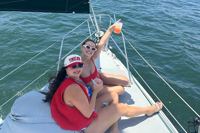 Deluxe Day Sail in San Diego - Setting Sail From Harbor Island: The 2.5-Hour San Diego Rhythm
