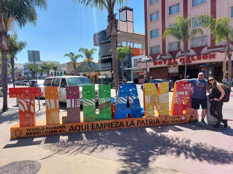From San Diego: Tijuana Guided Day Trip with Lunch - Historic Buildings and Murals: Where the City Tells Its Story