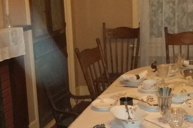 Haunted San Diego: The Only Ghost Tour with Exclusive Entry - Guides in costume: humor, timing, and the “show” feel