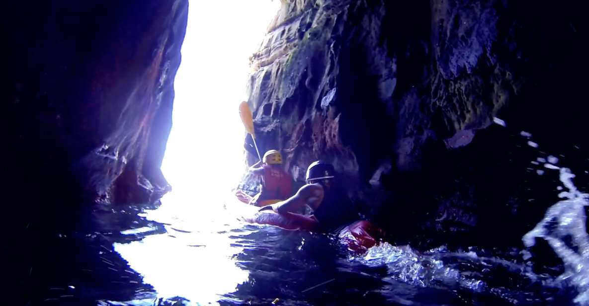 La Jolla: 2.5-Hour Kayak and Snorkel Tour - Equipment logistics: lockers and what to wear at check-in