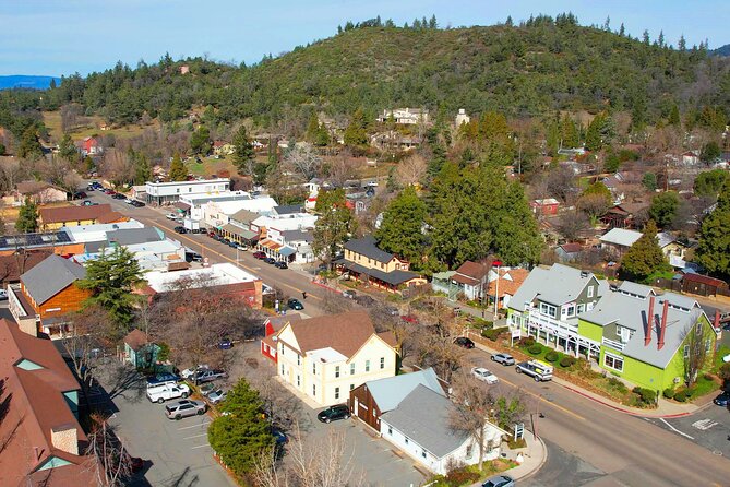 Pies & Pickaxes: A Historic Walking Tour of Julian, CA - How the app-led walk works on Main Street