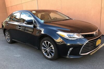 Private Departure Transfer to San Diego Airport SAN - Vehicle choice: sedan vs SUV vs limousine (and luggage fit)