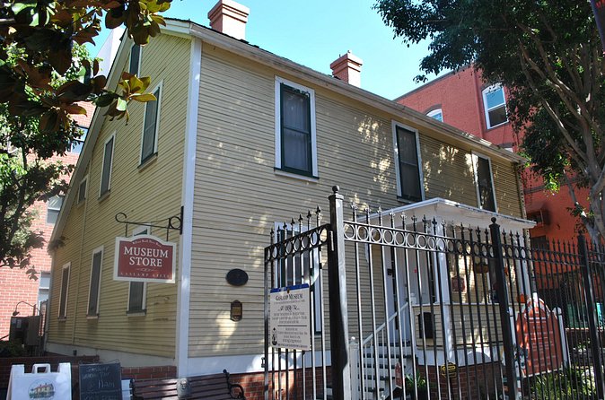 Private Walking Tour San Diego: Little Italy and Gaslamp Quarter - Optional stop: Our Lady of the Rosary Church