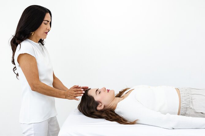 Reiki 1 Transformative Training Experience - The attunement and sound healing bath: the heart of the day