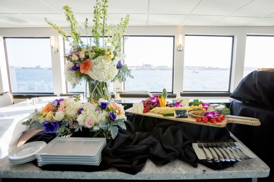 San Diego: Bay Sights and Sips Sunset Cruise - Getting aboard: 970 North Harbor Drive basics