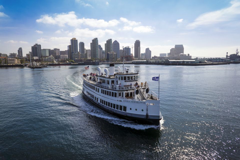 San Diego: Bay Sights and Sips Sunset Cruise - The 1.5-hour flow: cocktails first, then sunset timing