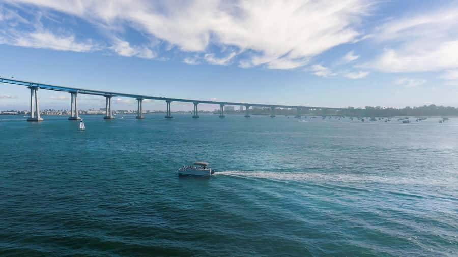 San Diego: Bennington Luxury Pontoon Rental - A 2-Hour Luxury Glide Across San Diego Bay