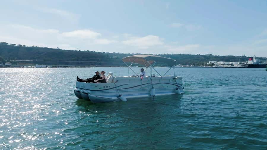 San Diego: Bennington Luxury Pontoon Rental - Should You Book the Bennington Captained Tour?