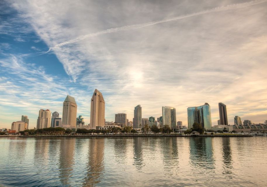 San Diego: Christmas Day Buffet Brunch or Dinner Cruise - A Christmas Day cruise route that keeps the views moving