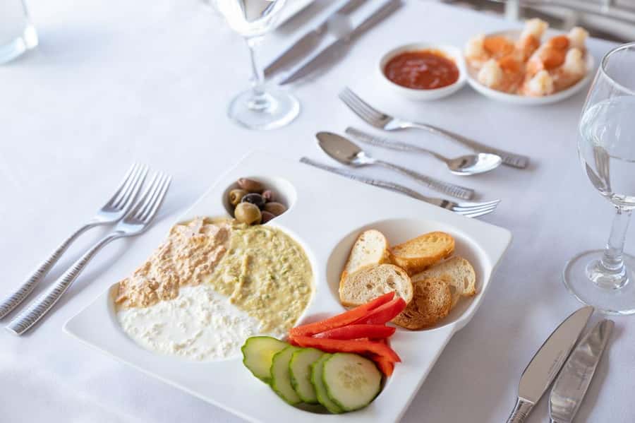 San Diego: City Cruises Gourmet Dinner Cruise - Where to Watch the Water: Deck Choices, Temperature, and Seating