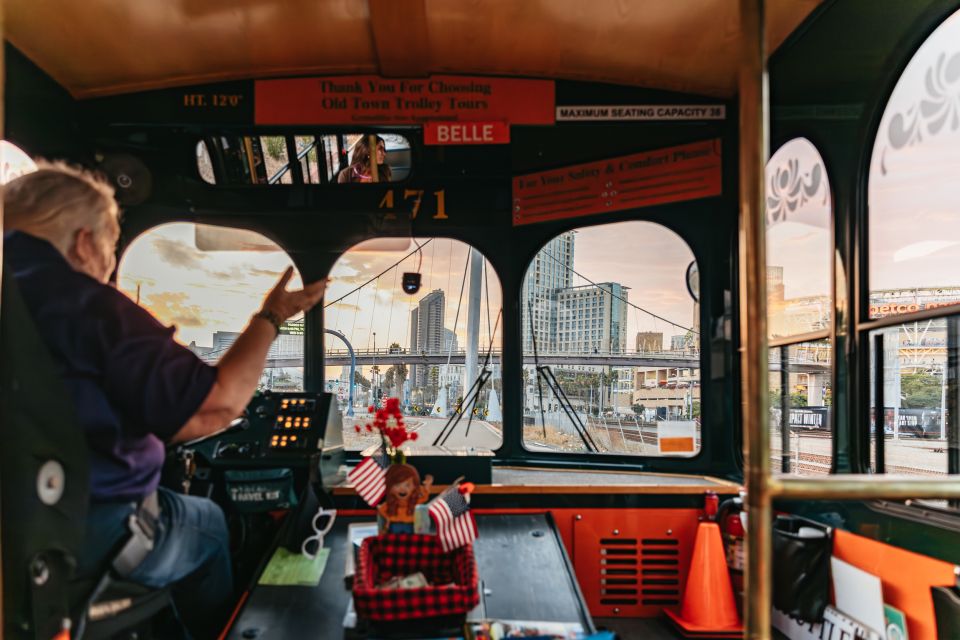 San Diego: City Lights Night Trolley Tour - Coronado’s Ferry Landing: The 20-Minute Skyline Photo Window