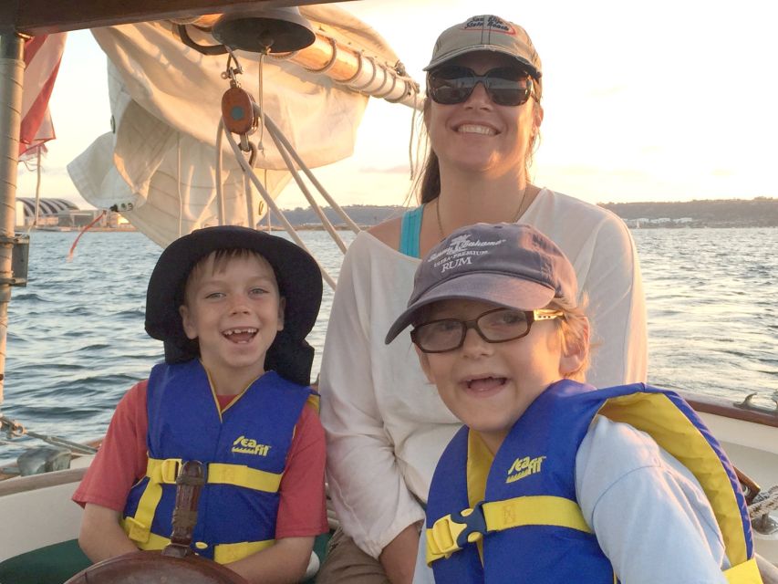 San Diego: Classic Yacht Sailing Experience - Shared group vs private sail for up to six seats