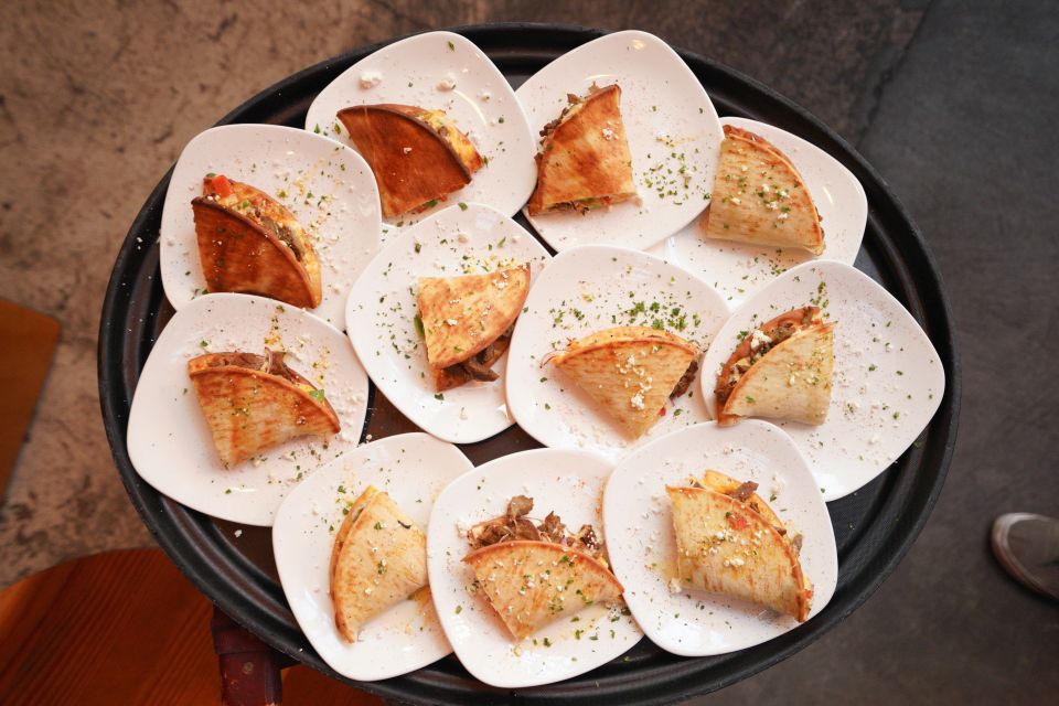 San Diego: Gaslamp Quarter Food & Drink Walking Tour - A well-paced 150 minutes: what the timing really feels like