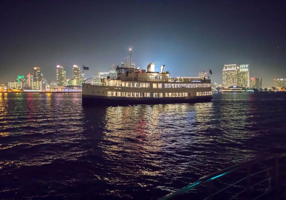 San Diego: New Year's Eve Early Buffet Dinner Cruise - The San Diego Bay “countdown from the water” idea