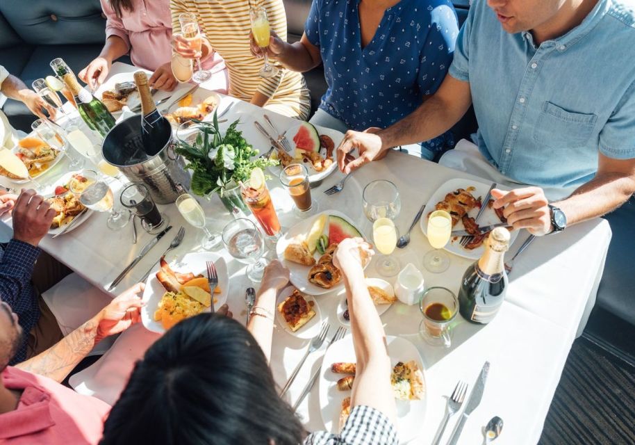 San Diego: New Year's Eve Gourmet Brunch or Dinner Cruise - Key Reasons This New Year’s Eve Cruise Gets Praised