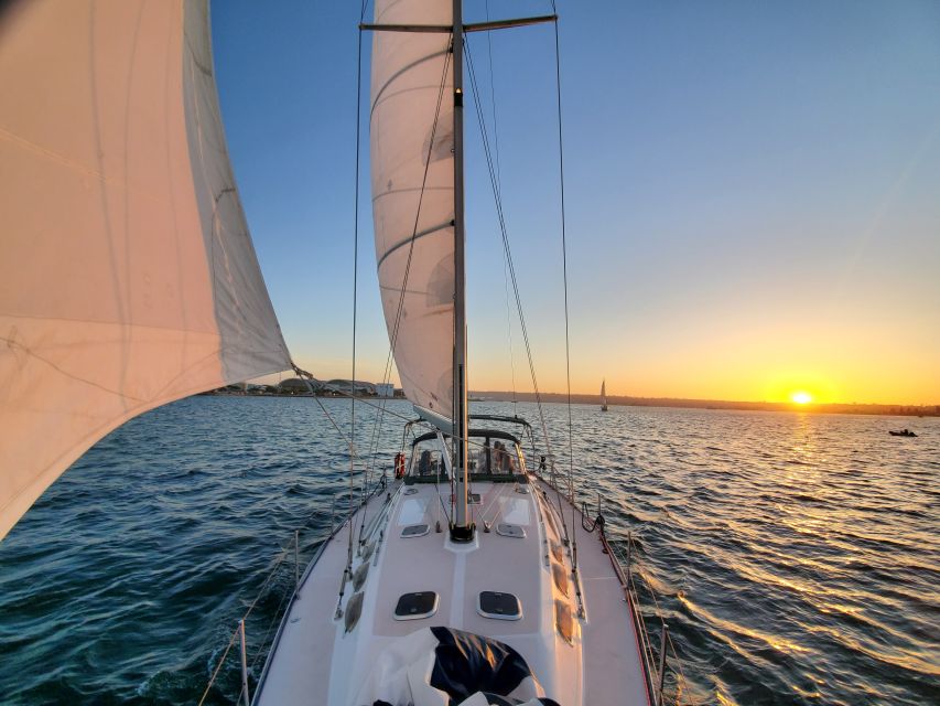 San Diego: San Diego Bay Sunset & Daytime Sailing Experience - Daytime vs Sunset: How Timing Changes the Mood