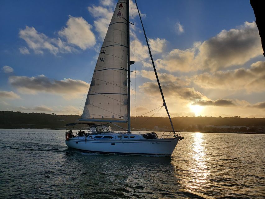 San Diego: San Diego Bay Sunset & Daytime Sailing Experience - On Board Comfort: Small-Group Energy and Helpful Captains