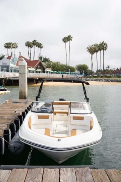 San Diego: Speed Boat Rental in San Diego Bay - 150hp, Real Control, and How Novices Stay Comfortable