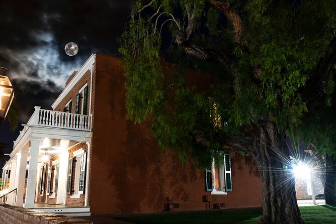 Sinister Shadows of San Diego Gaslamp Ghost Tours - Guide Style Makes the Night: What You Should Expect From the Storytelling