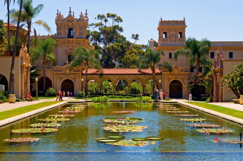 The San Diego Tour: 3 Hours of Sightseeing - How the bus tour feels: comfort, snacks, and guide energy